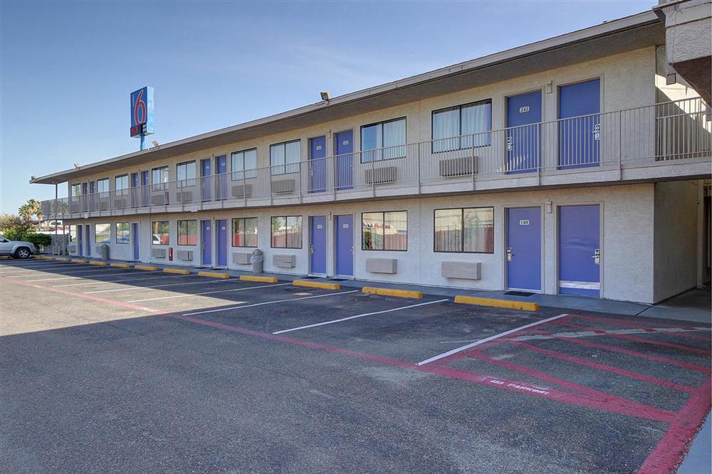 Motel 6-Laredo, TX - South Exterior foto