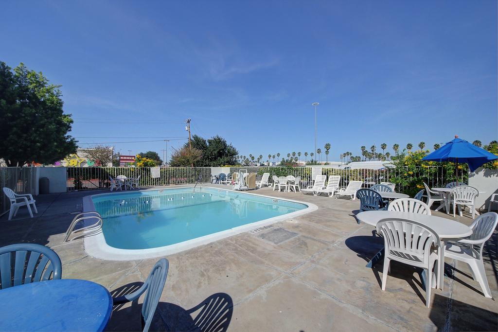 Motel 6-Laredo, TX - South Exterior foto