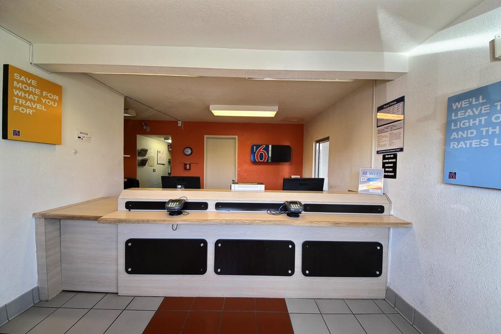 Motel 6-Laredo, TX - South Exterior foto